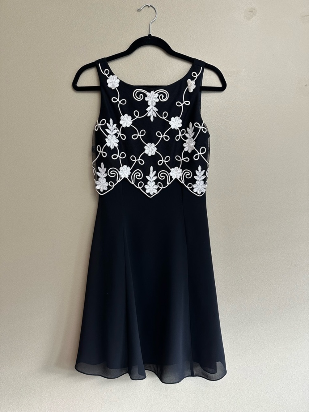 Vintage Scott McClintock 80s 90s Mini Dress with White Lace Overlay